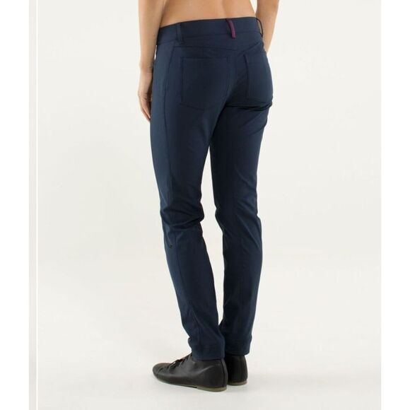 Lululemon Urbanite Pant, Inkwell, Sz 6, GUC - Picture 6 of 11